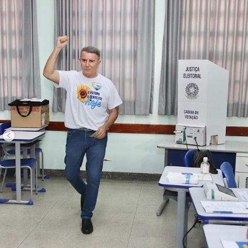 Prefeito de Palmas (TO), Eduardo Siqueira Campos (Podemos) é alvo de buscas na 9ª fase da Operação Sisamnes, que apura um esquema de venda de sentenças em tribunais estaduais e no STJ