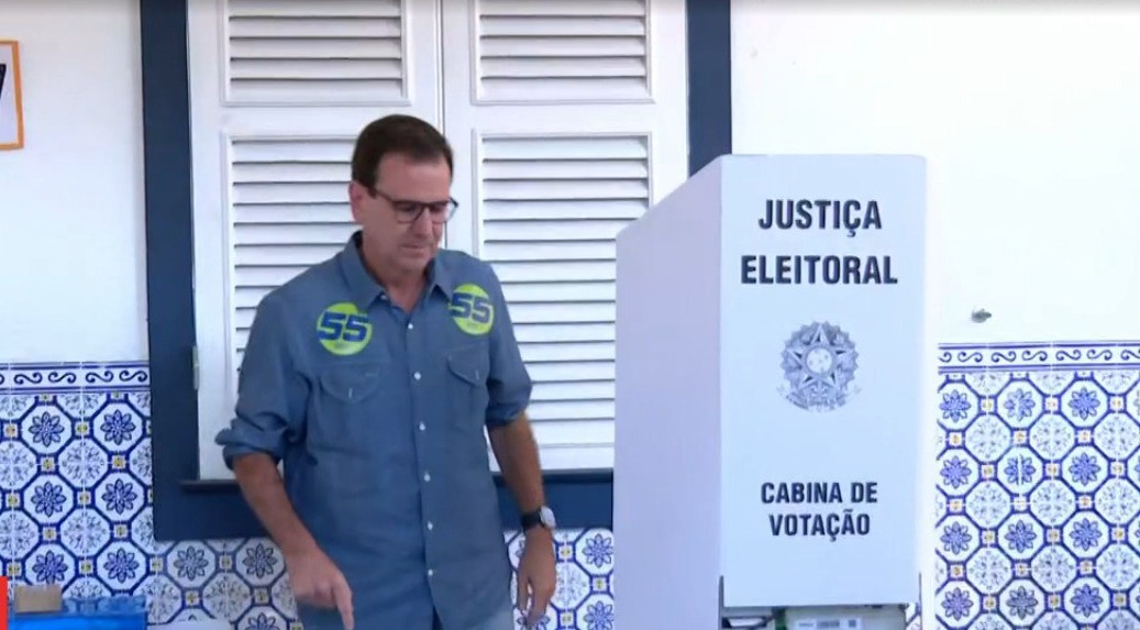 Eduardo Paes (PSD), candidato à reeleição, vota no Rio de Janeiro