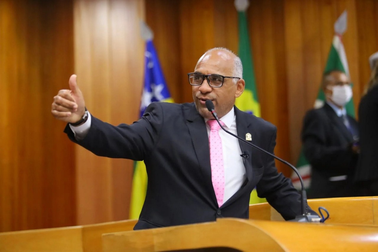 O prefeito de Goiânia, Rogério Cruz (Solidariedade), demitiu cerca de 2 mil ocupantes de cargos de confiança, após em penúltimo lugar na eleição de 2024
