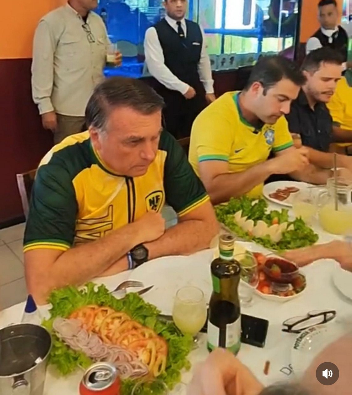 Ex-presidente Jair Bolsonaro (PL) foi recebido em Juiz de Fora em um almoço antes de seguir para evento de campanha de candidato à prefeitura da cidade
