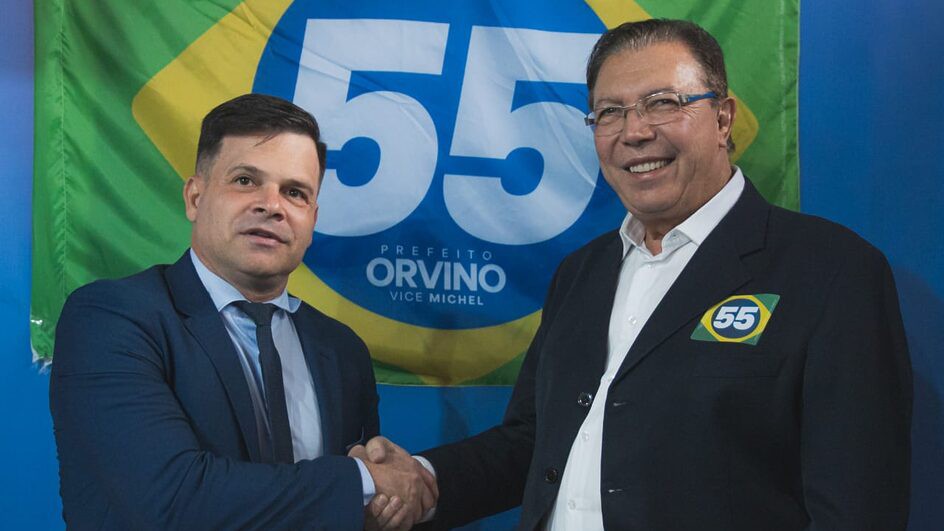 Depois de quase um ano preso por tentar interferir nas eleições presidenciais de 2022, Silvinei Vasques (esq) vira secretário do prefeito Orvino Coelho de Ávila (dir), a quem apoio contra candidata do PL nas eleições municipais de 2024