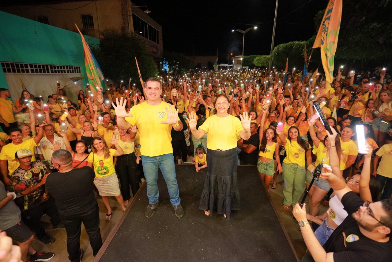 Simão Pedro deixará o comando da Prefeitura de Orós para sua mãe, Tereza Cristina, em 2025