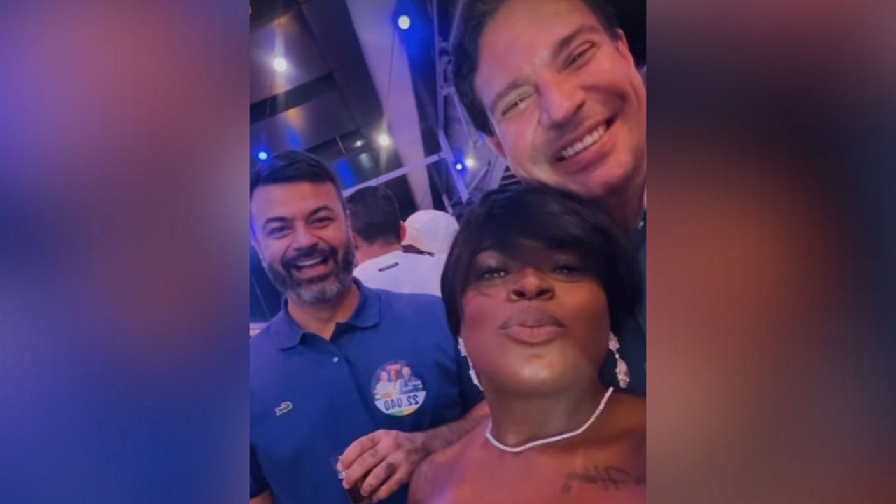 Jojo Todynho já tinha manifestado apoio à candidatura de Alexandre Ramagem (PL) para a Prefeitura do RJ; eles se reencontraram em uma festa nessa terça-feira (1º)