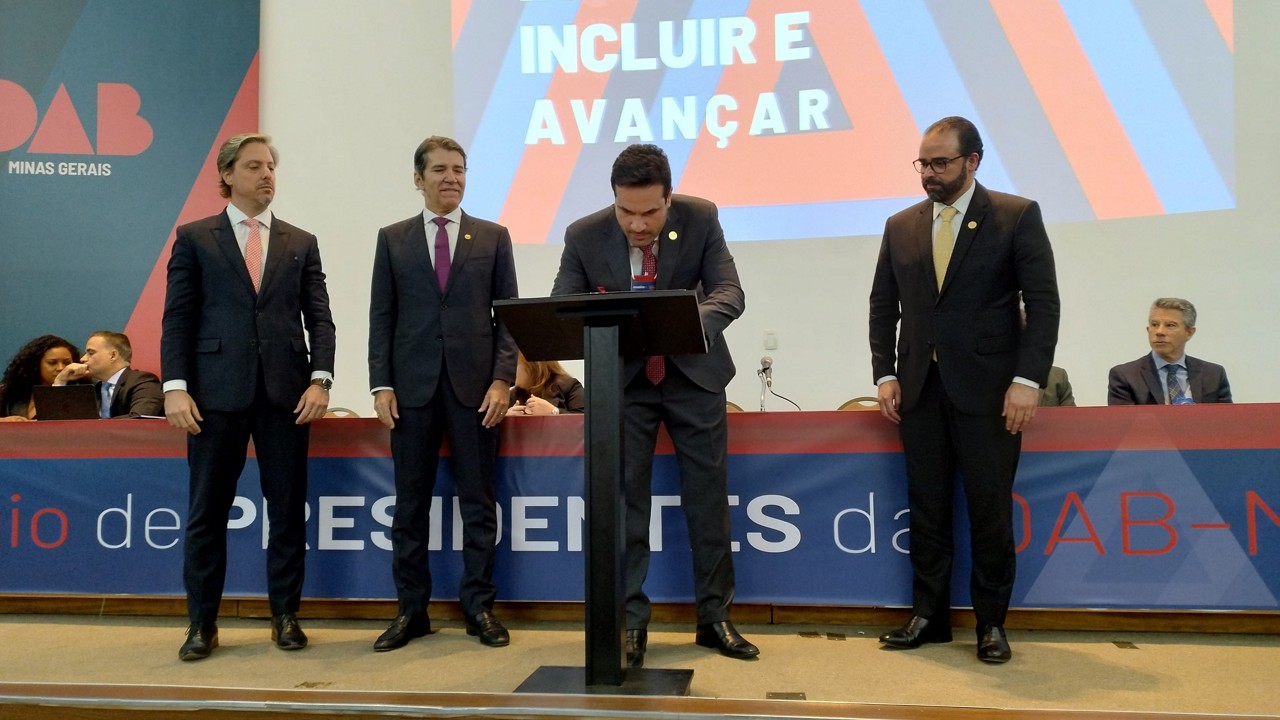 Acordo que amplia projeto para todo o estado foi assinado pelo coordenador do Centro de Apoio Eleitoral do MPMG, Emmanuel Levenhagen, pelo procurador-geral de Justiça de Minas Gerais, Jarbas Soares Júnior, pelo presidente da 11ª Subseção da OAB Montes Claros, Herbert Alcântara Ferreira, e pelo presidente da OAB-MG, Sérgio Leonardo
