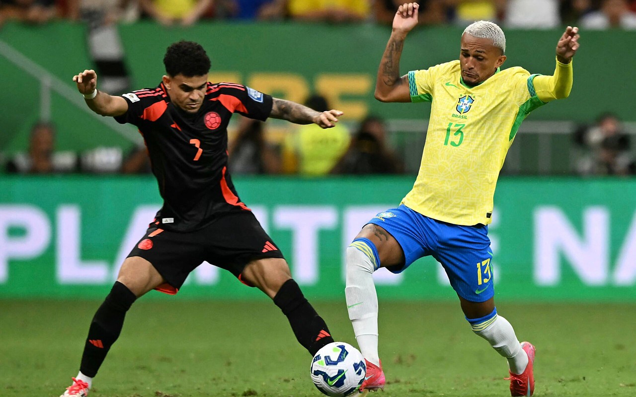 Wesley estreou na Seleção ao entrar no segundo tempo com a Colômbia (Foto: Evaristo Sá/AFP)