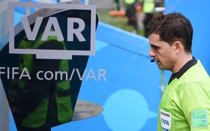 VAR na Libertadores 2018 (Foto: FIFA/Reprodução)