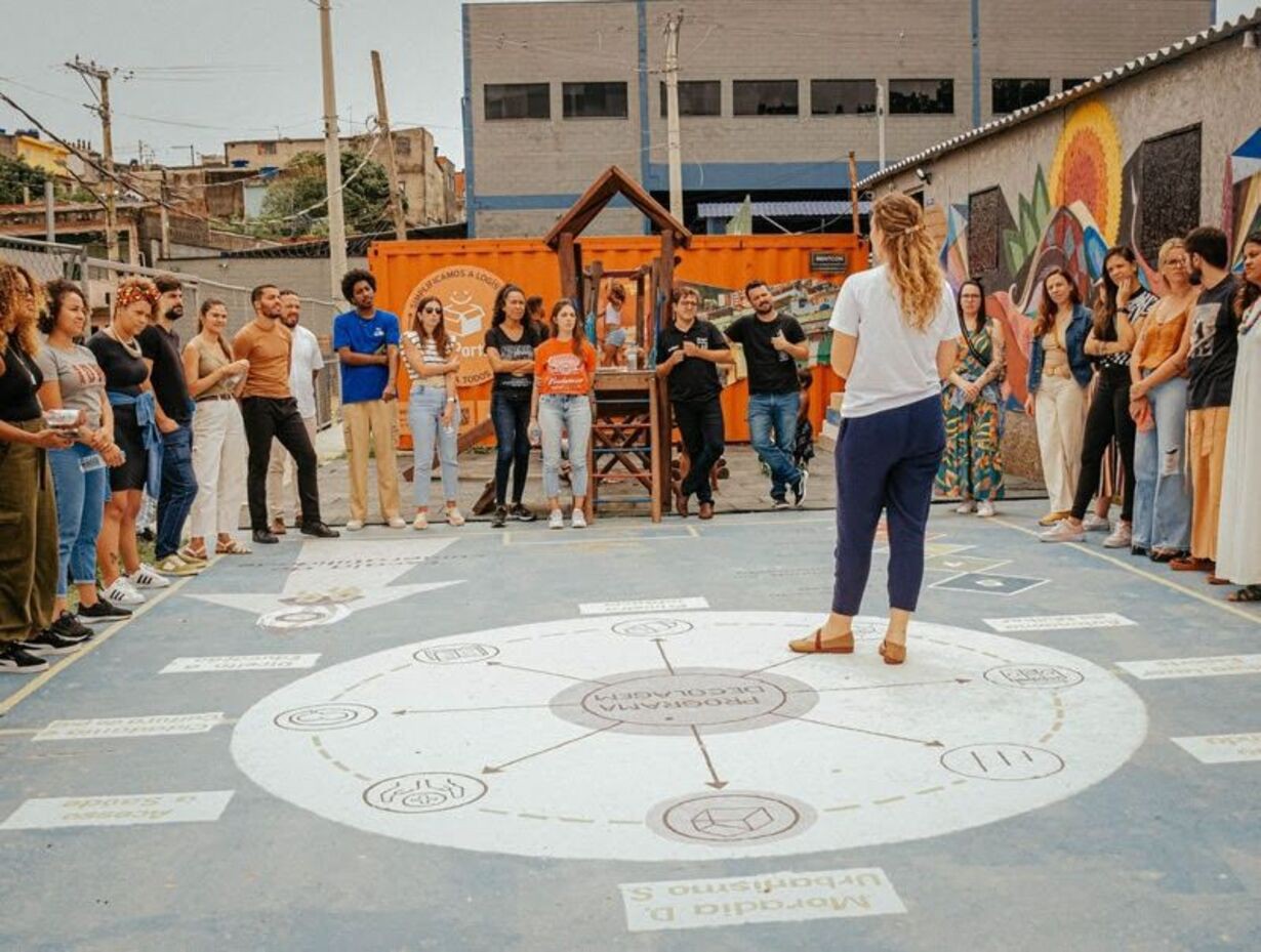 Realizada em parceria com a Ago Social, a iniciativa contempla projetos de 22 estados brasileiros que atuam com empregabilidade e empreendedorismo