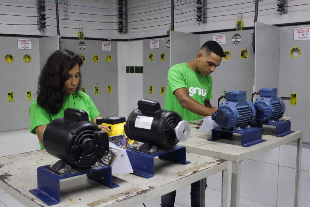 Alunos do programa Grau Educacional