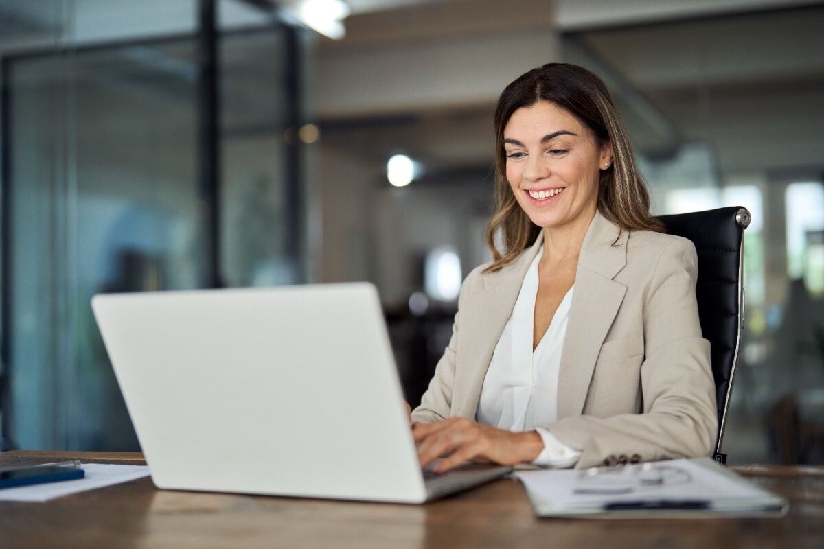 A recolocação profissional não é apenas sobre conseguir um novo emprego