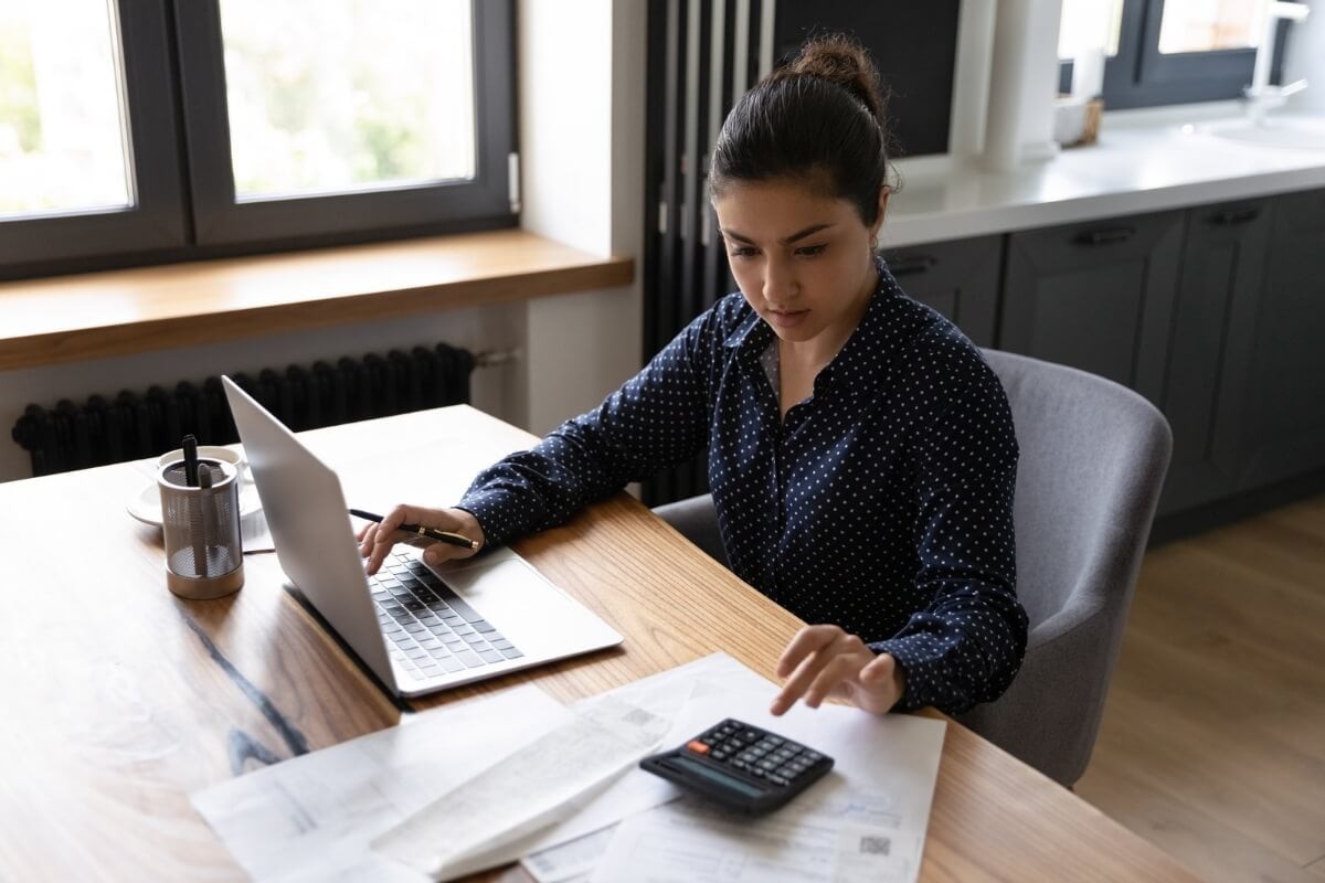 Cursos de finanças incentivam o controle de gastos e a organização do orçamento