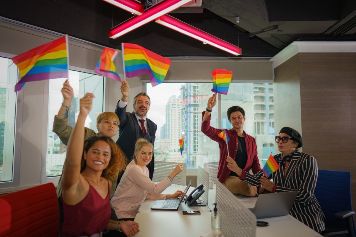 Empresas que investem em políticas inclusivas colhem benefícios como maior engajamento e melhoria do clima organizacional