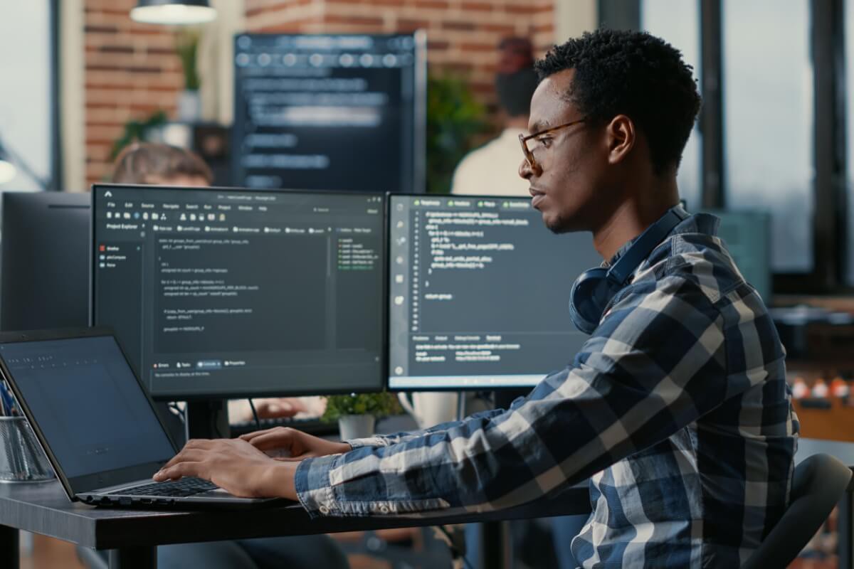 O conhecimento em linguagens de programação é essencial para a área de tecnologia
