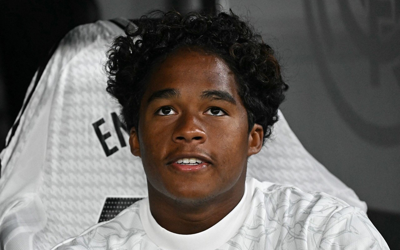 Endrick no banco diante do Deportivo Alaves, pelo Campeonato Espanhol (Foto: JAVIER SORIANO / AFP)