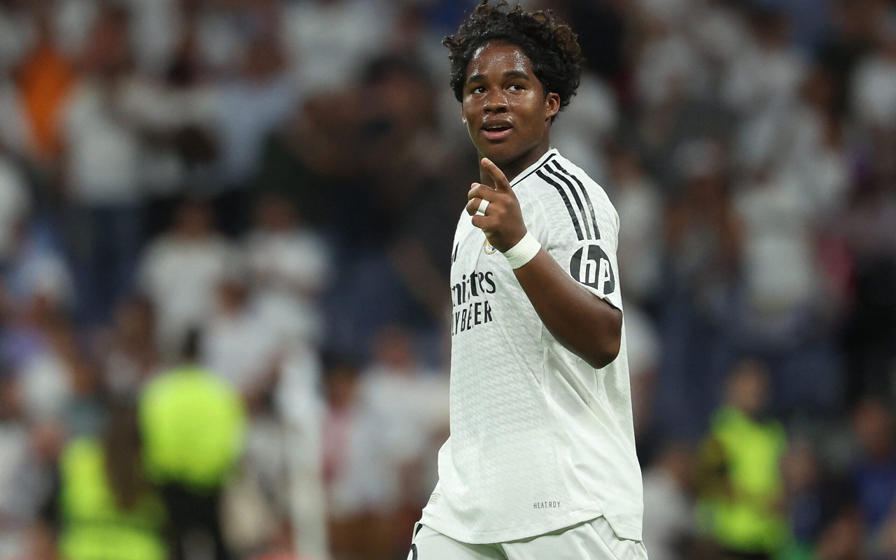 Endrick comemora gol pelo Real Madrid (Foto: Pierre-Philippe MARCOU / AFP)