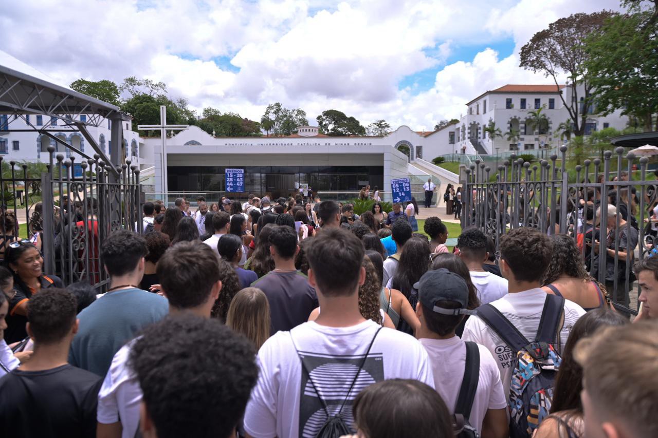 Inscritos vão testar os conhecimentos em 90 questões de múltipla escolha de ciências da natureza (química, física e biologia) e de matemática