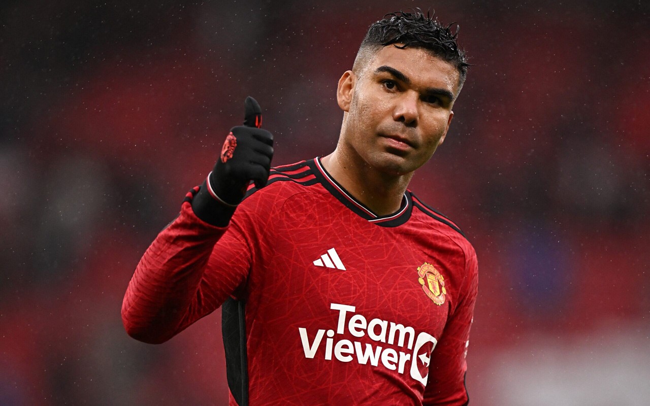 Casemiro com a camisa do Manchester United (Foto: Oli Scarff/AFP)