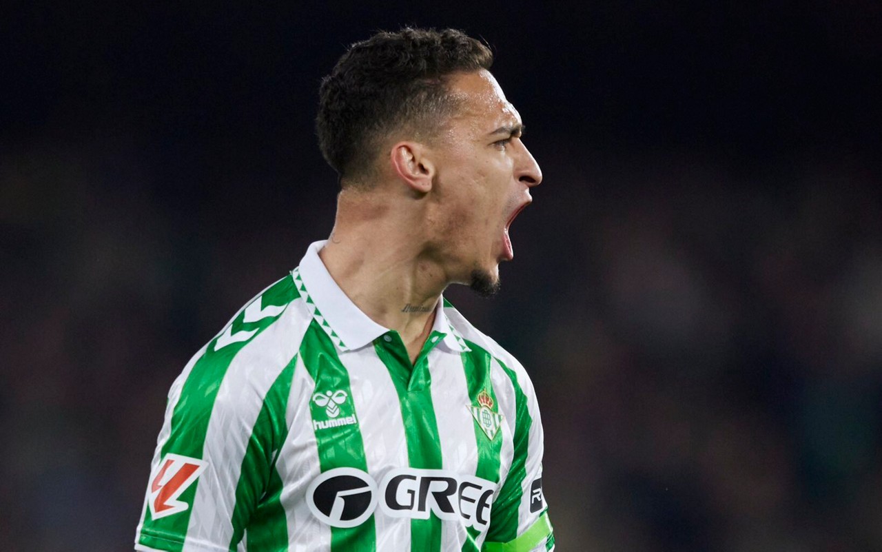 Antony vive grande momento com a camisa do Real Betis (Foto: Divulgação)
