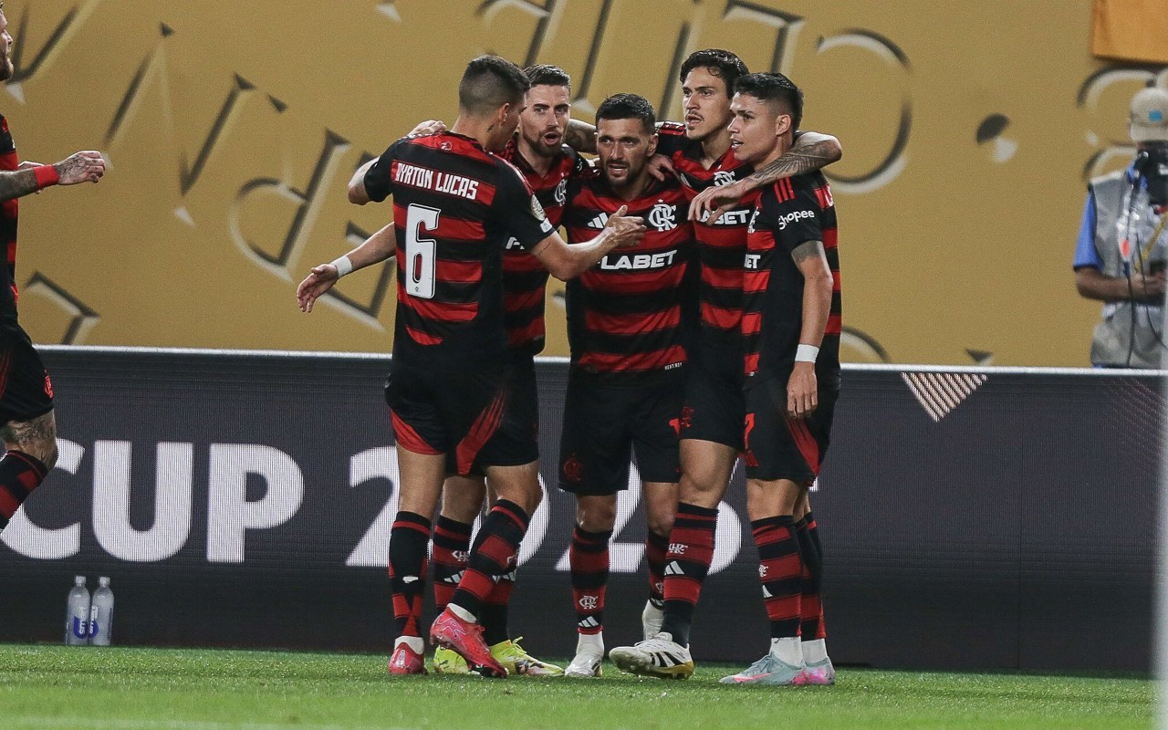 Jogadores do Flamengo comemoram gol no Mundial. Foto: Gilvan de Souza/Flamengo