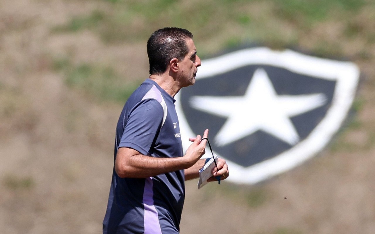 Renato Paiva está em início de trabalho no Botafogo (Foto: Vitor Silva/Botafogo)