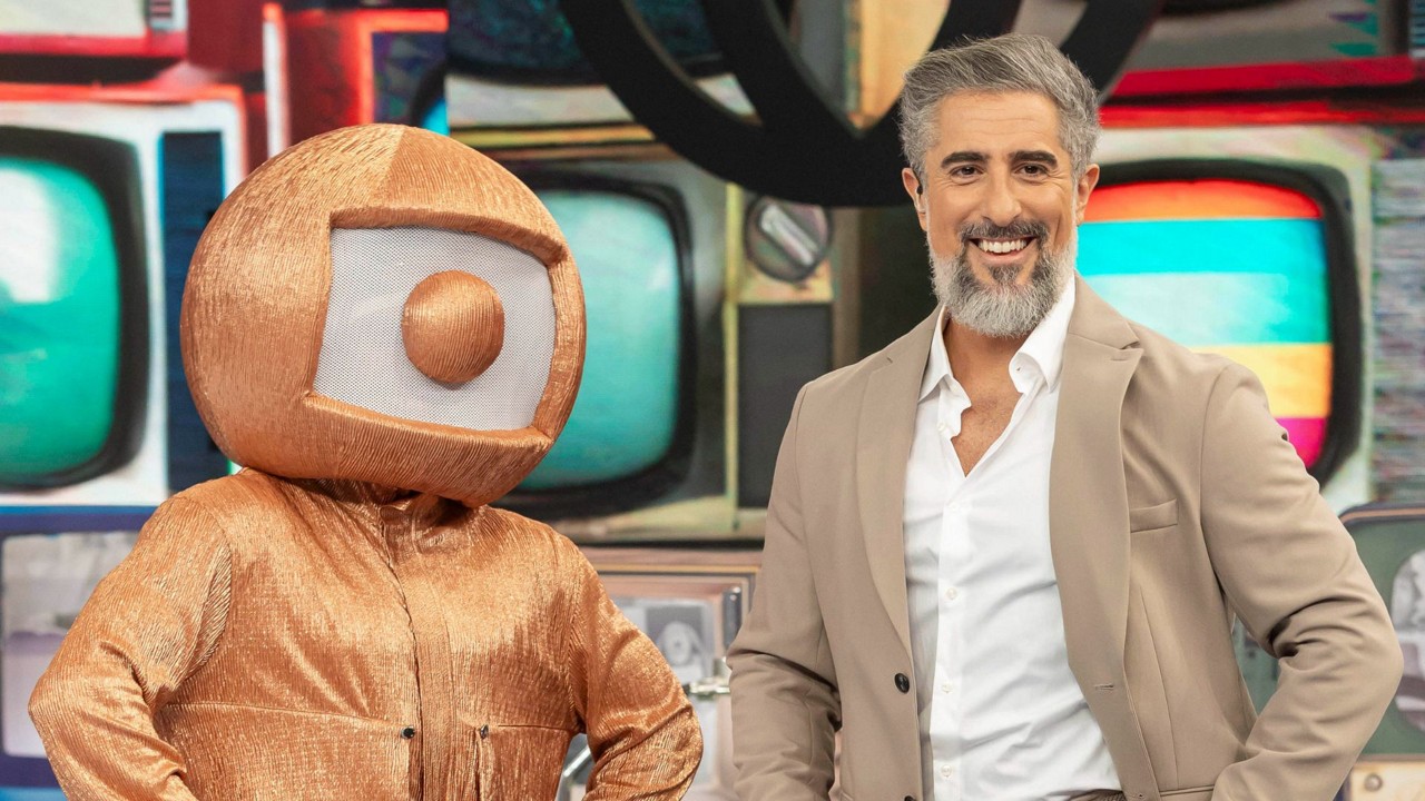  Globolinho e Marcos Mion no palco do 'Caldeirão com Mion'