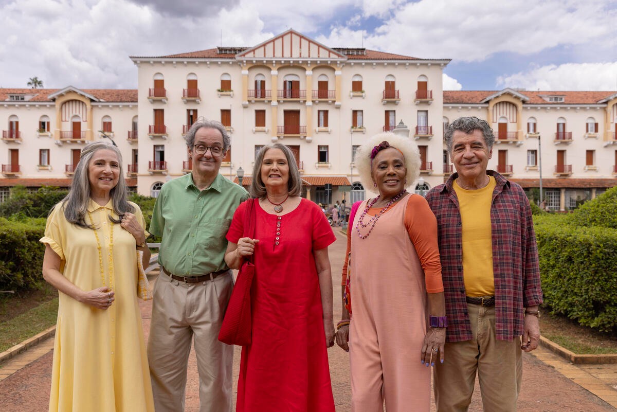 Malu Valle (Magali), Daniel Dantas (Cebola), Louise Cardoso (Mônica), Dhu Moraes (Milena) e Paulo Betti (Cascão) 