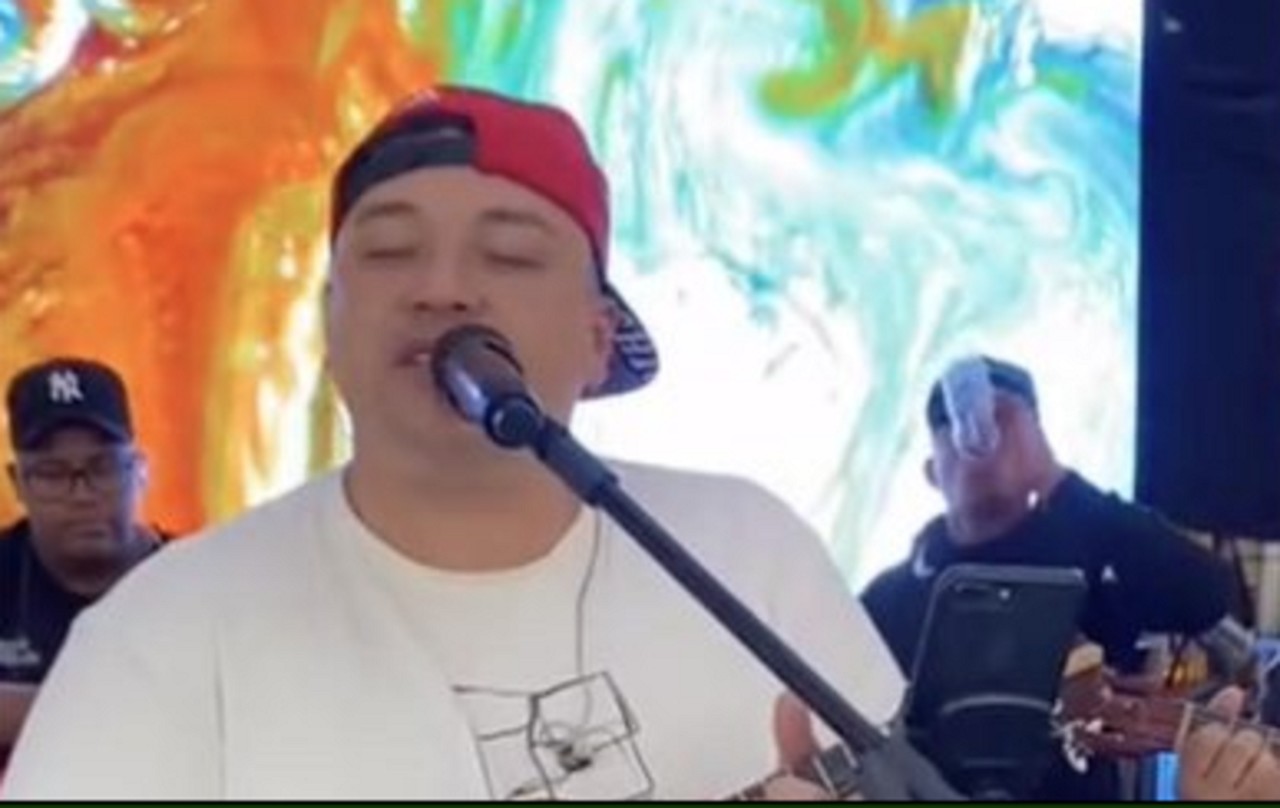 O cantor de pagode Adalto Mello morreu aos 39 anos em um acidente de trânsito 