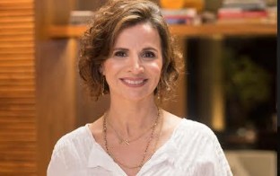 Adriana Prates finalmente realizou um sonho adormecido por 40 anos: publicar os seus poemas