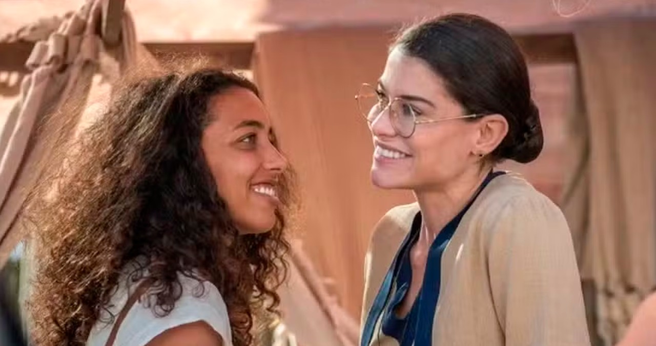 Alice Carvalho e Alinne Moraes em "Guerreiros do Sol" 