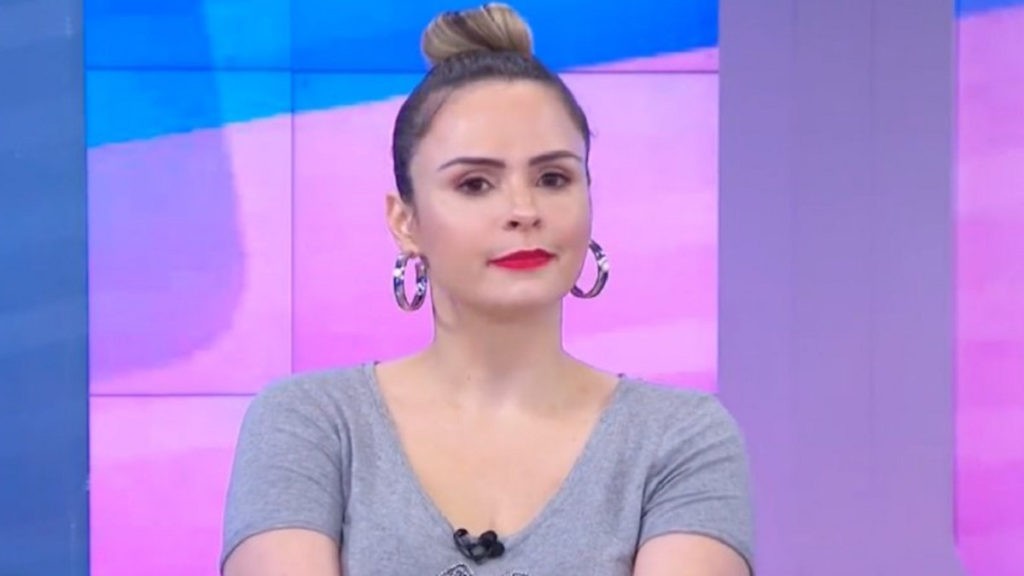 Ana Paula Renault no Fofocalizando