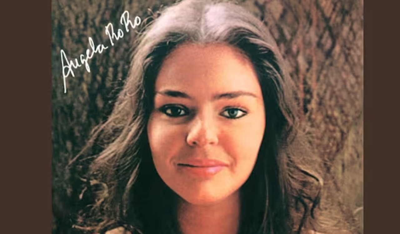 Capa do disco 'Só Nos Resta Viver', o segundo de estúdio de Angela Ro Ro