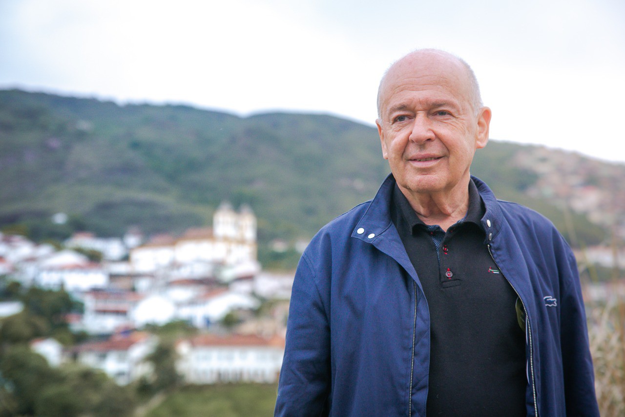 Novo livro de Angelo Oswaldo reúne 17 ensaios sobre a história do barroco mineiro