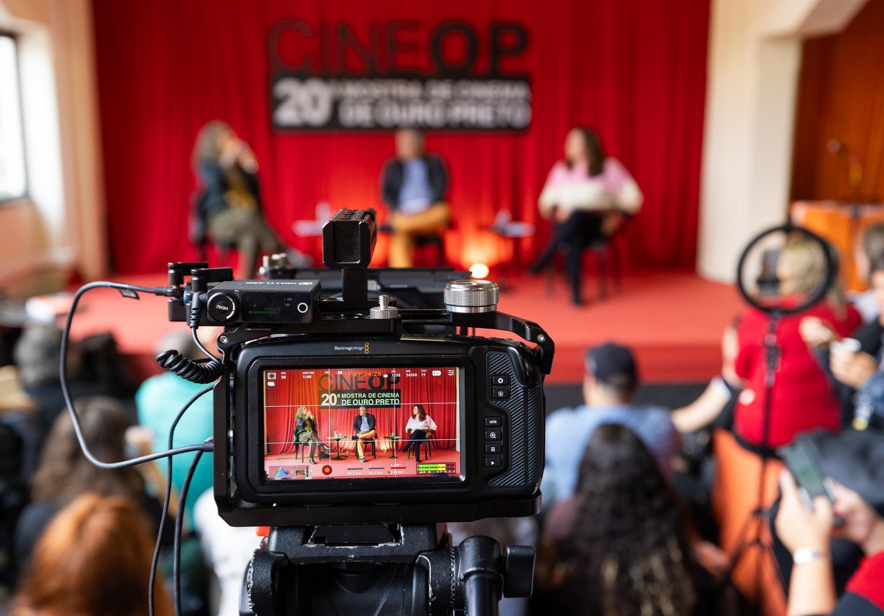 Anna Muylaert e Marisa Orth participaram de debate no segundo dia de programação da mostra ouropretana