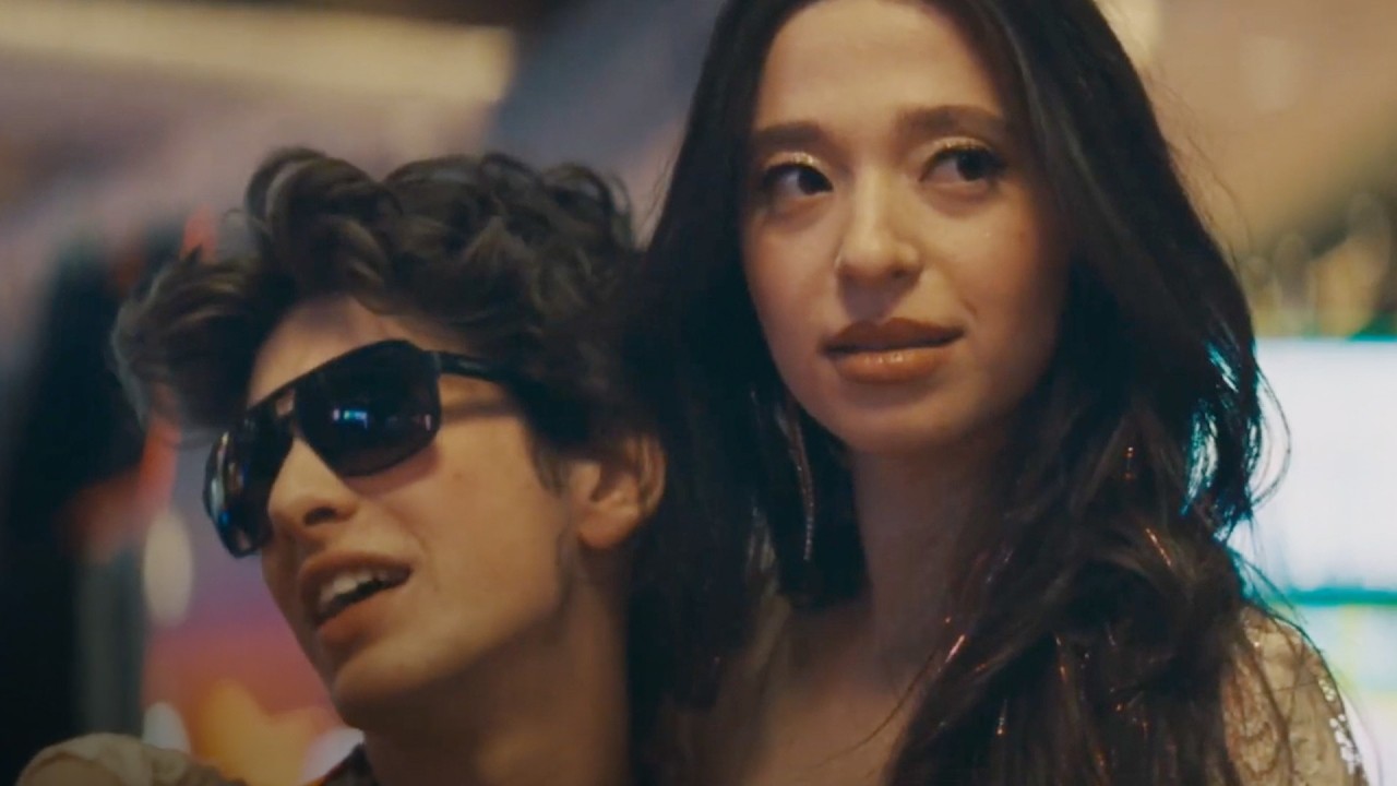 História de stripper e jovem ricaço remete, inicialmente, a "Uma Linda Mulher"