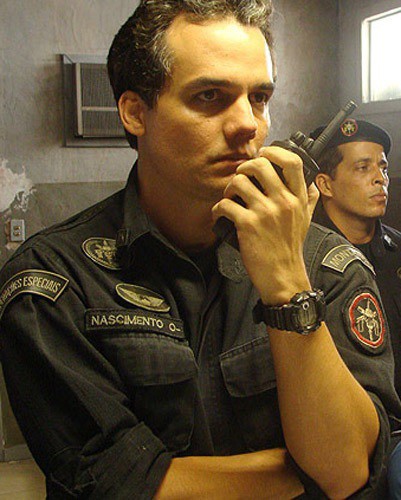 Ator Wagner Moura como Capitão Nascimento