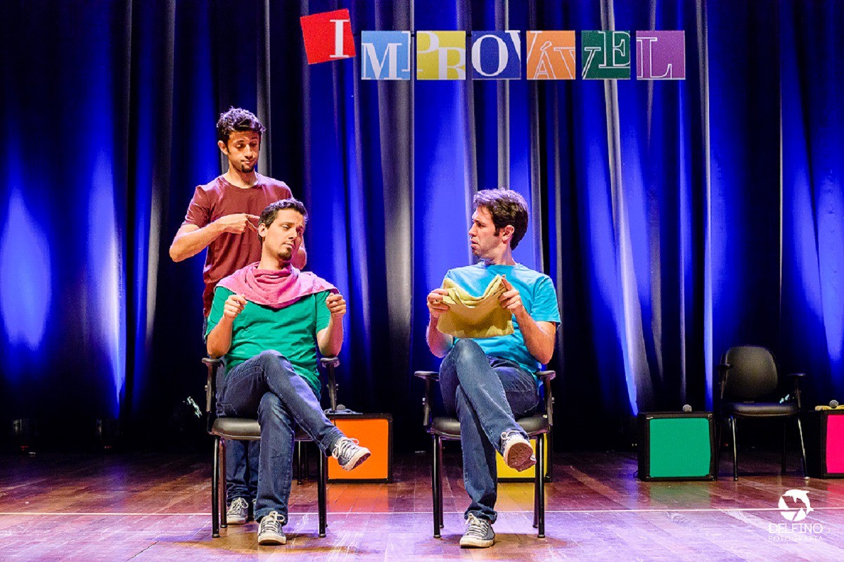 Os humoristas Anderson Bizzocchi, Daniel Nascimento e Elidio Sanna