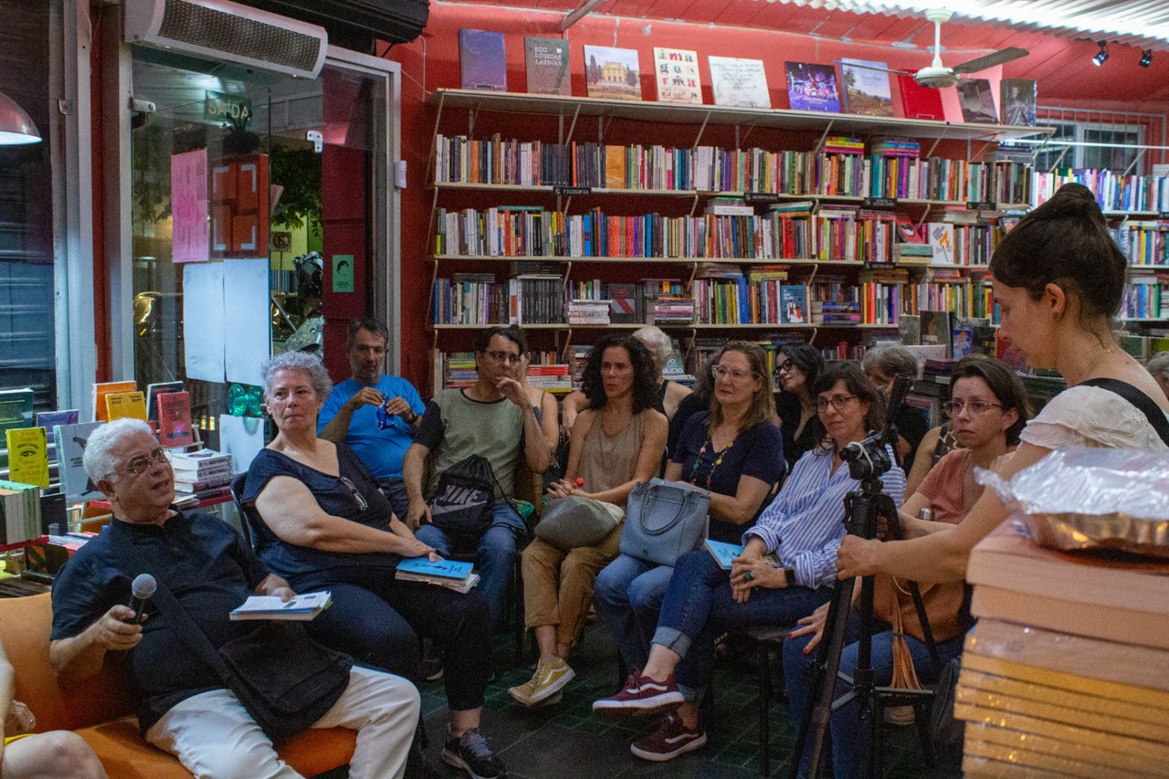 Clube do livro Quixote Falante se reúne mensalmente