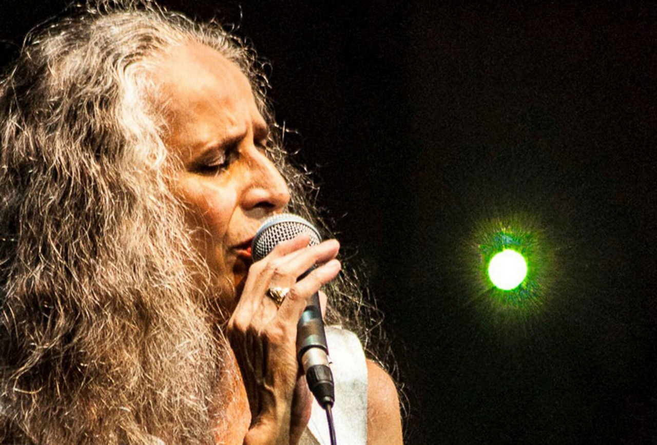 Maria Bethânia celebra 60 anos de carreira com show em Salvador, Rio e São Paulo