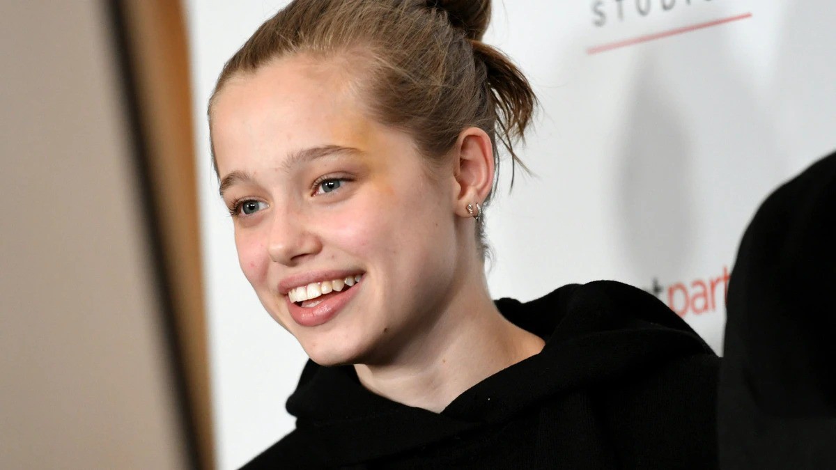 Filha de Brad Pitt e Angelina Jolie decidiu retirar o sobrenome do pai
