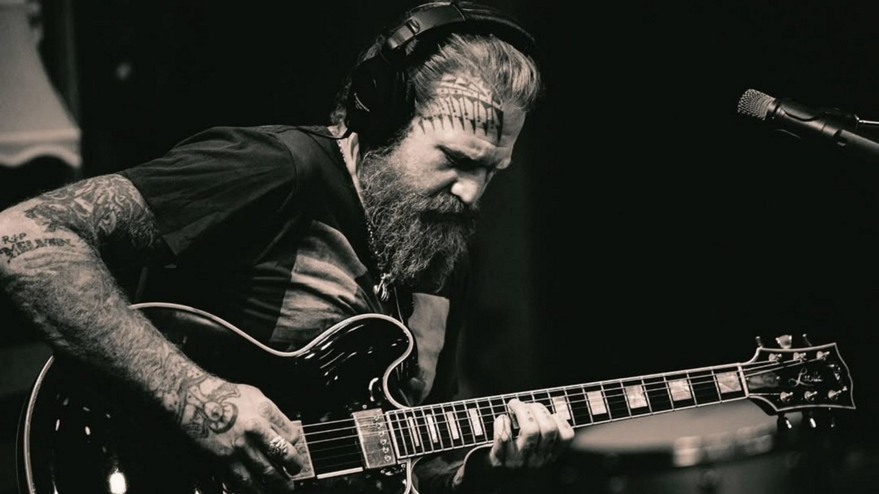 O guitarrista William Brent Hinds foi um dos fundadores da banda de metal alternativo Mastodon