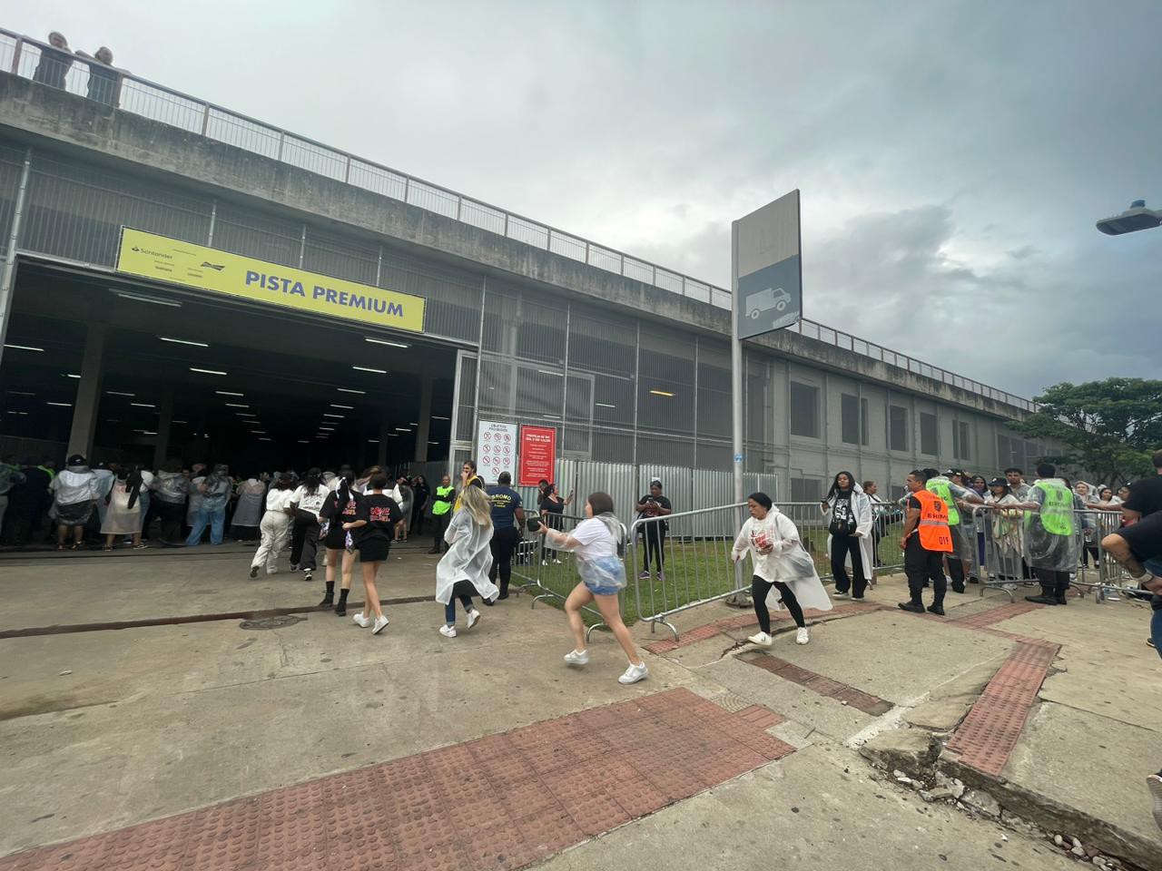 Abertura dos portões aconteceu às 16h03, para pessoas com deficiência