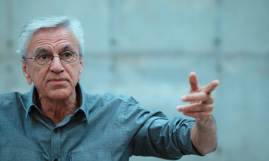 Caetano Veloso em cena do documentário 'Narciso em Férias'