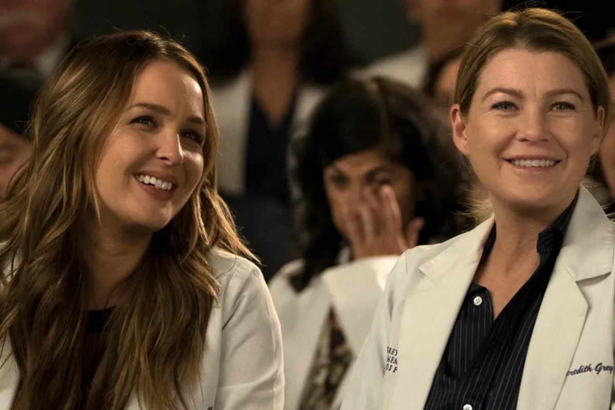 Jo Wilson e Meredith Grey, personagens de 'Grey's Anatomy'