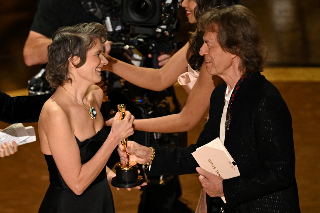  Camille Clément Ducol leva o prêmio na categoria Melhor Música com “El Mal” 