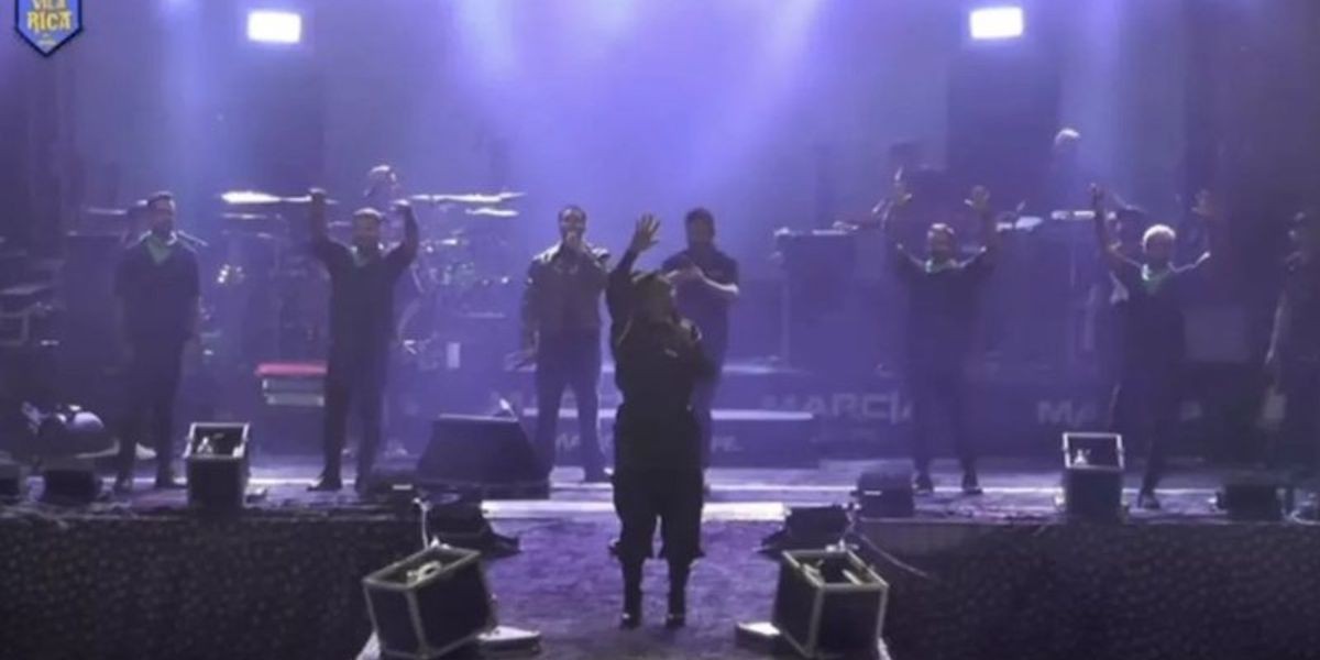 Cantora interrompeu show em Crisópolis após falta de animação do público