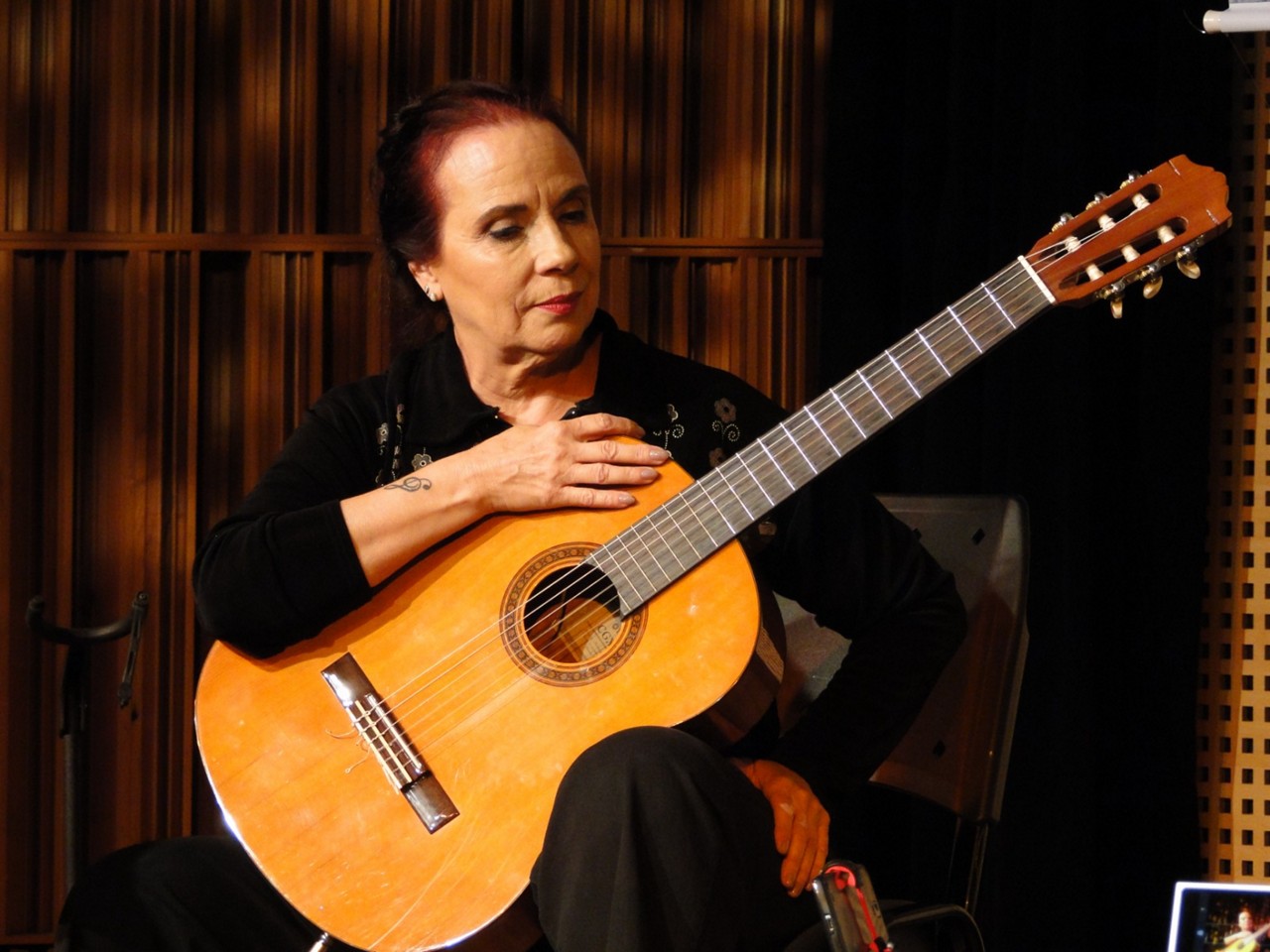 Cecília Barreto lança o livro 'Movimentos Musicais' com histórias reais, divertidas e emocionantes 