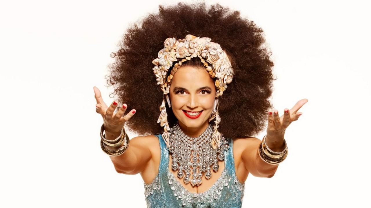 A atriz e cantora Emanuelle Araújo vive Clara Nunes em espetáculo que estreia temporada em BH neste fim de semana