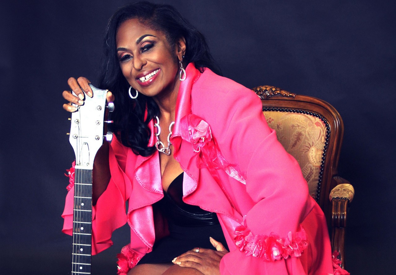 Filha de B. B. King sobe ao palco em BH e promete congregar canções autorais com sucessos do patriarca, de Michael Jackson e James Brown 
