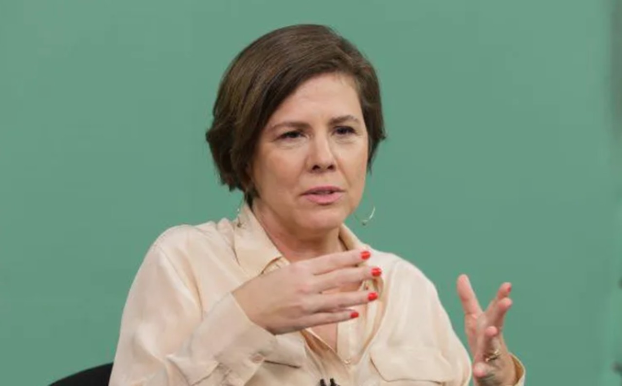 Cristiana Souza Cruz nasceu em 1972, em Belo Horizonte e é, filha do jornalista Alberico de Sousa Cruz, que foi diretor de jornalismo da Globo entre 1990 e 1995