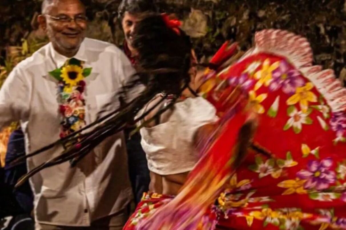 Apresentação do grupo Flores de Minas 