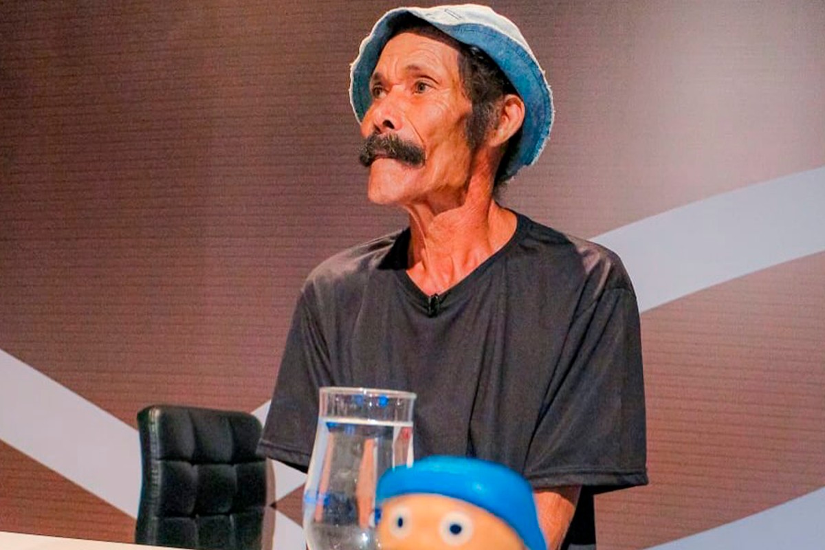 Jailson da Silva, conhecido como Madruguinha do Brasil no programa "The Noite"